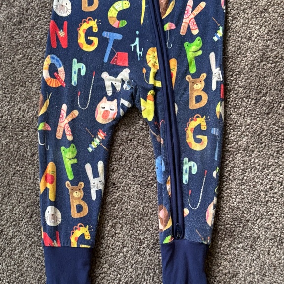 Bundle of Little Sleepies Zippys 6-12 - Picture 5 of 12